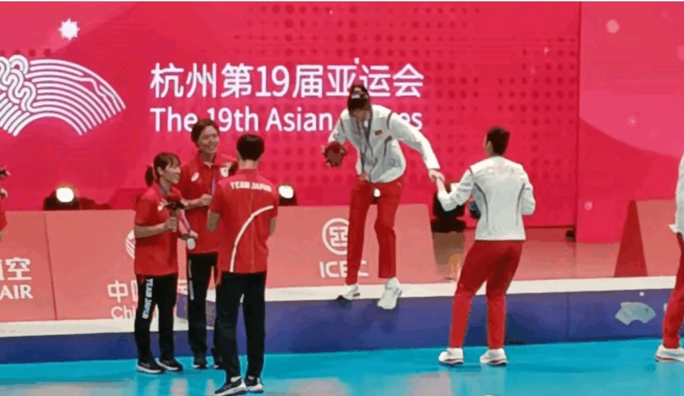 包含夺冠收获喜悦,谁将踏上领奖台?的词条 包含夺冠收获喜悦,谁将踏上领奖台?的词条