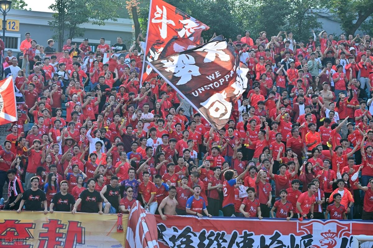 包含凭借一波广州队,亚冠成功三杀,现场球迷泪目的词条 包含凭借一波广州队,亚冠成功三杀,现场球迷泪目的词条