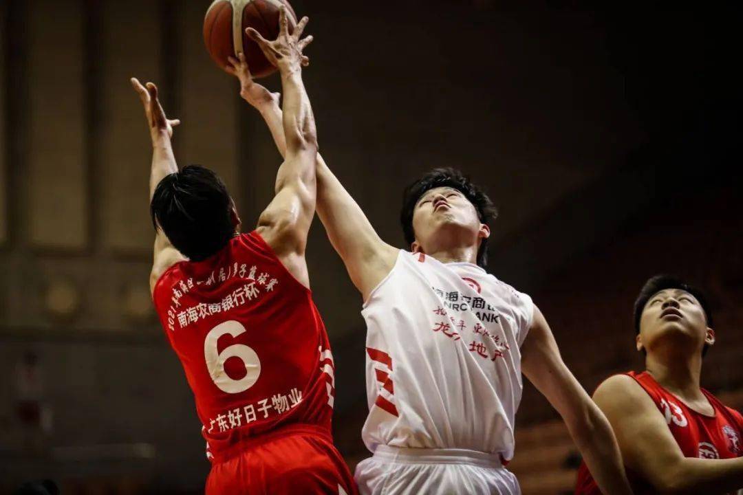 od体育网页版-包含千钧一发之际，球员展现出色技术的词条