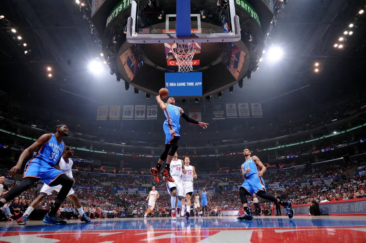 包含切沃锋线喜迎峰值，球队残缺实力逐渐弥补的词条