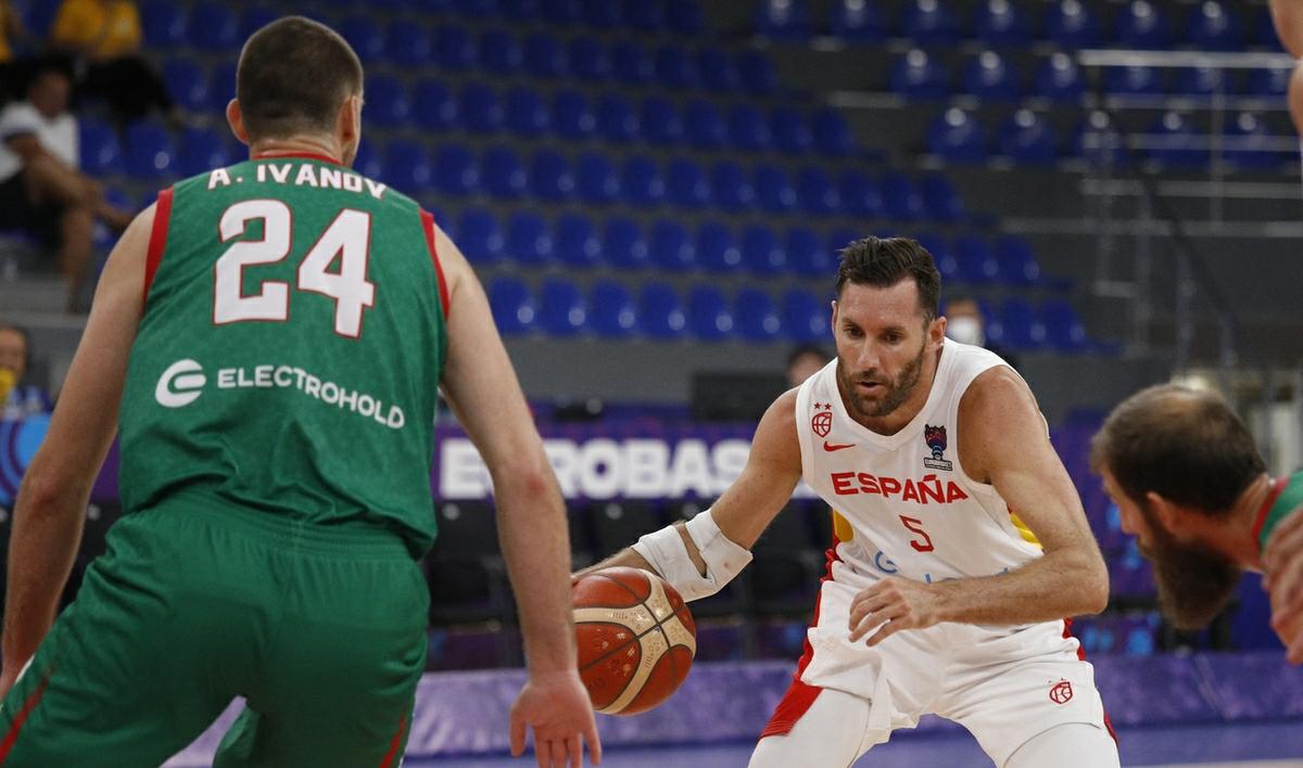 西班牙男篮队员实力抢眼，带领球队晋级