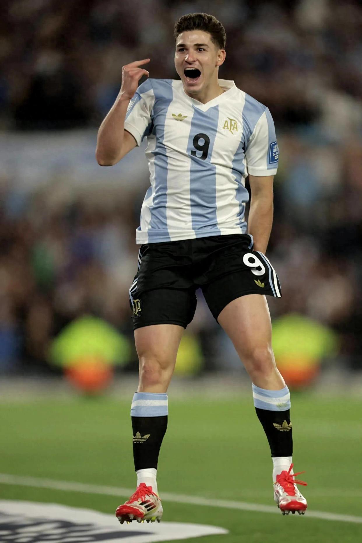 od体育课程-阿根廷篮球选手犀利进攻，获胜晋级