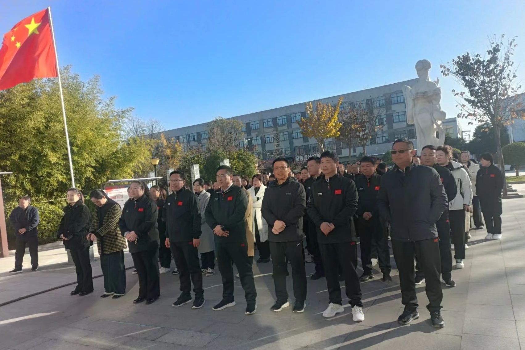 od体育app下载地址-队员斗志昂扬，豪情满怀迎战的简单介绍