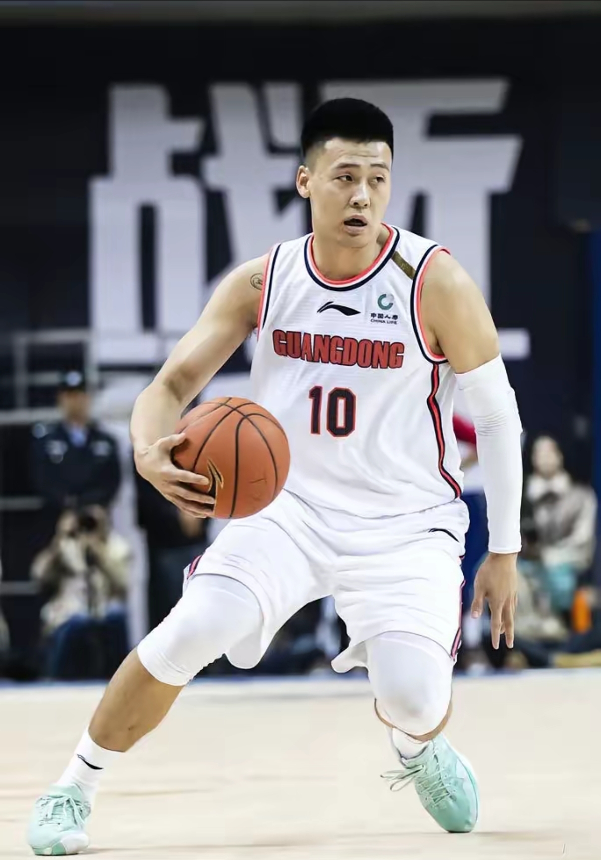 新疆男篮斗志昂扬备战决赛,誓取冠军!的简单介绍 新疆男篮斗志昂扬备战决赛,誓取冠军!的简单介绍