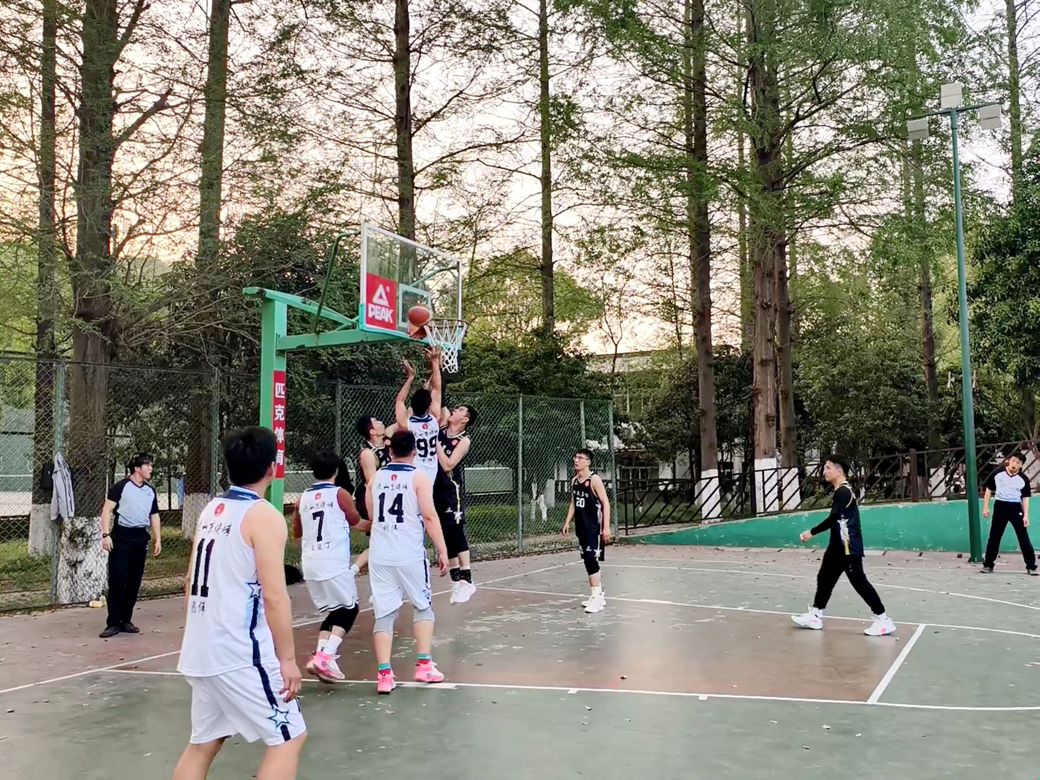 关于篮球明星公益活动走进校园,传播篮球文化的信息 关于篮球明星公益活动走进校园,传播篮球文化的信息