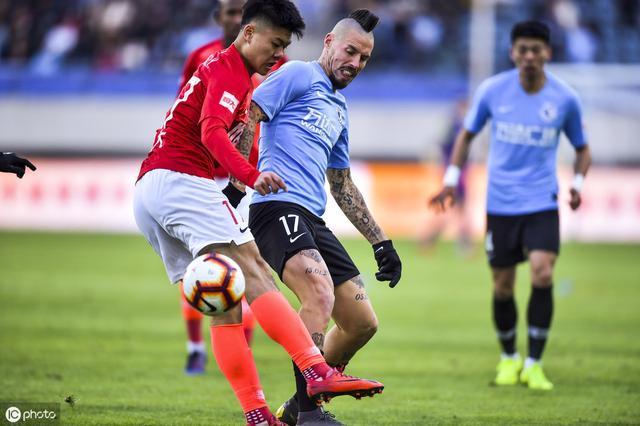 大连一方战胜广州富力,取得胜利 大连一方战胜广州富力,取得胜利