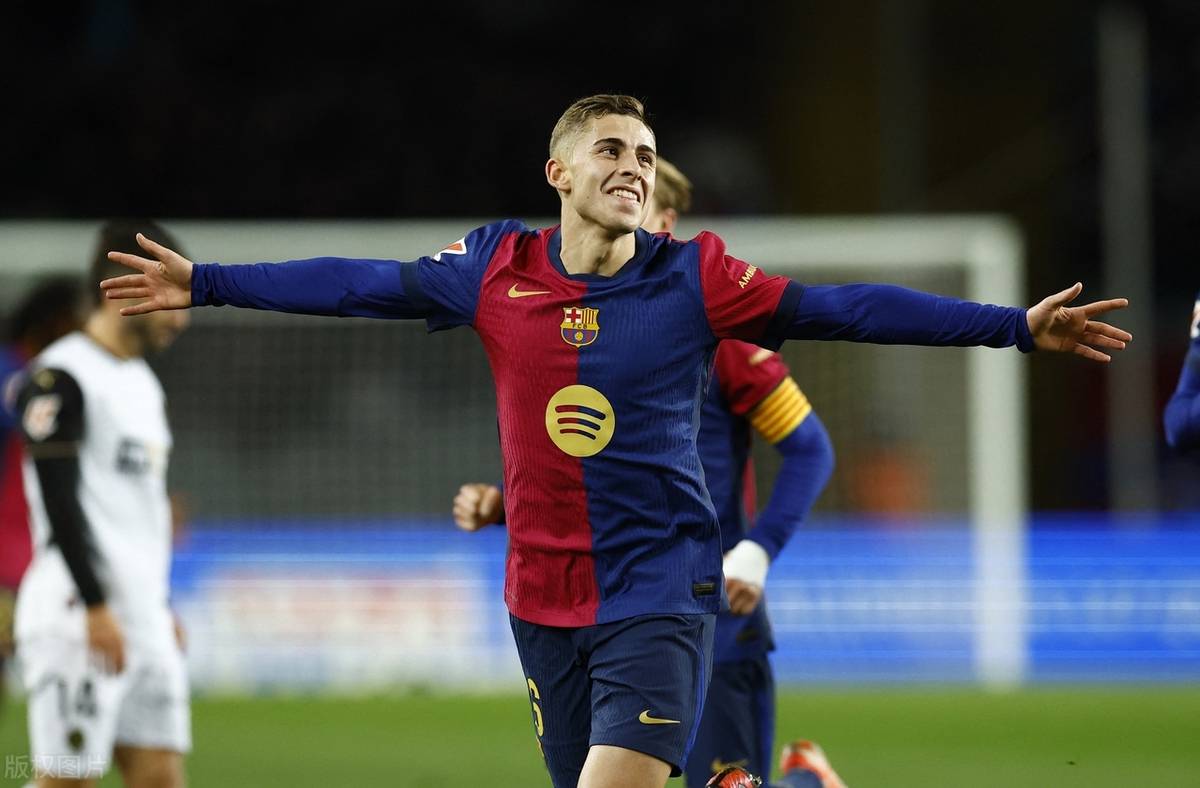 瓦伦西亚门将表现出色,力保球门不失 瓦伦西亚门将表现出色,力保球门不失