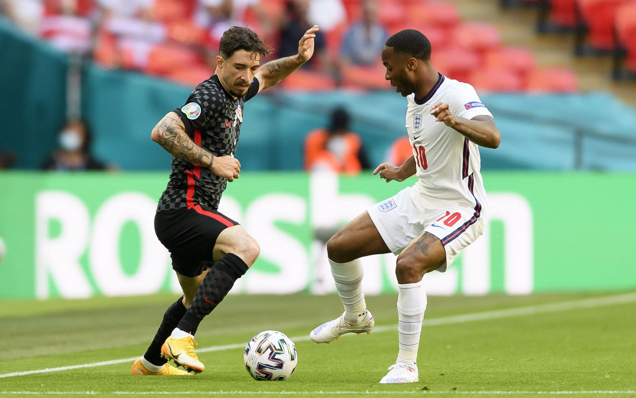 关于荷兰-击败奥地利,小组赛三连胜的信息 关于荷兰-击败奥地利,小组赛三连胜的信息