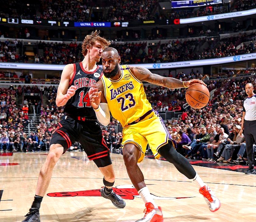 od体育官网入口-湖人战胜灰熊逐渐爬起