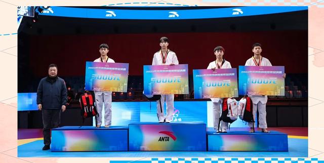 跆拳道项目选手赛场上展现实力,夺得金牌 跆拳道项目选手赛场上展现实力,夺得金牌