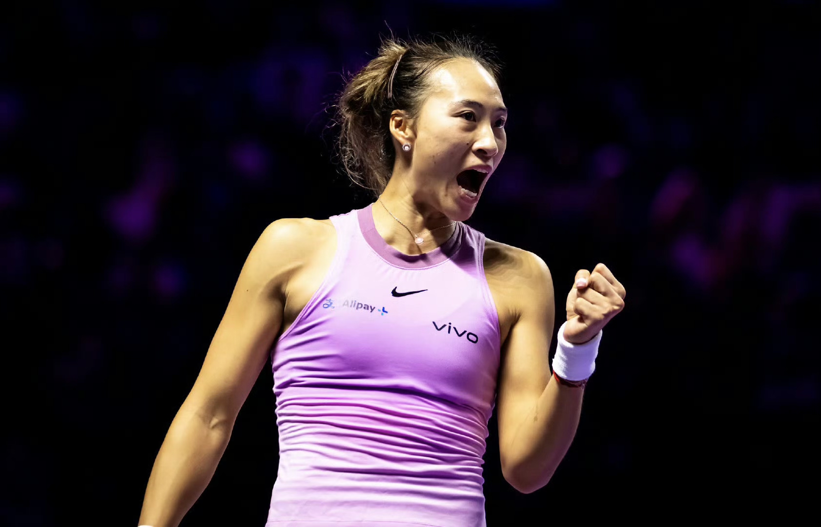 精彩绝伦的比赛,赛场上发生多次高潮的简单介绍 精彩绝伦的比赛,赛场上发生多次高潮的简单介绍