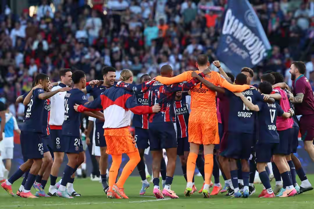 巴黎圣日耳曼决胜对阵安格斯,争取取胜 巴黎圣日耳曼决胜对阵安格斯,争取取胜