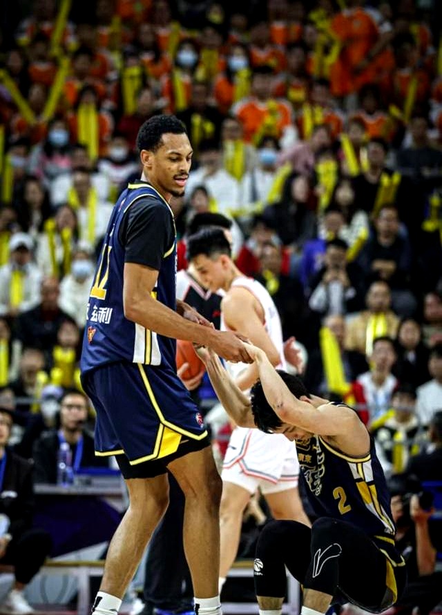 od体育网页版登录入口-包含外援强势表现，助球队连克对手的词条